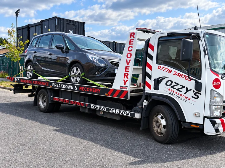 Grey MPV on the Ozzy’s Breakdown Recovery truck